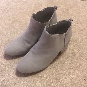 Grey boots with heel